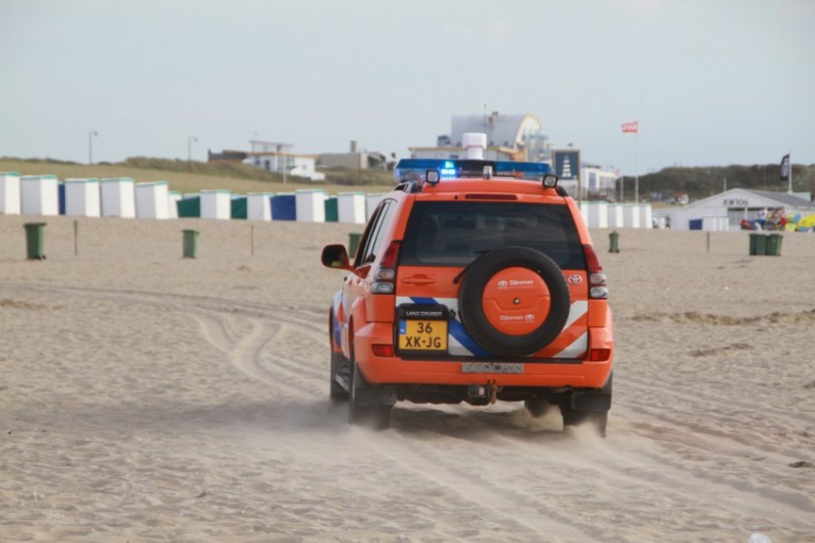 Reanimatie na verdrinking strand Katwijk